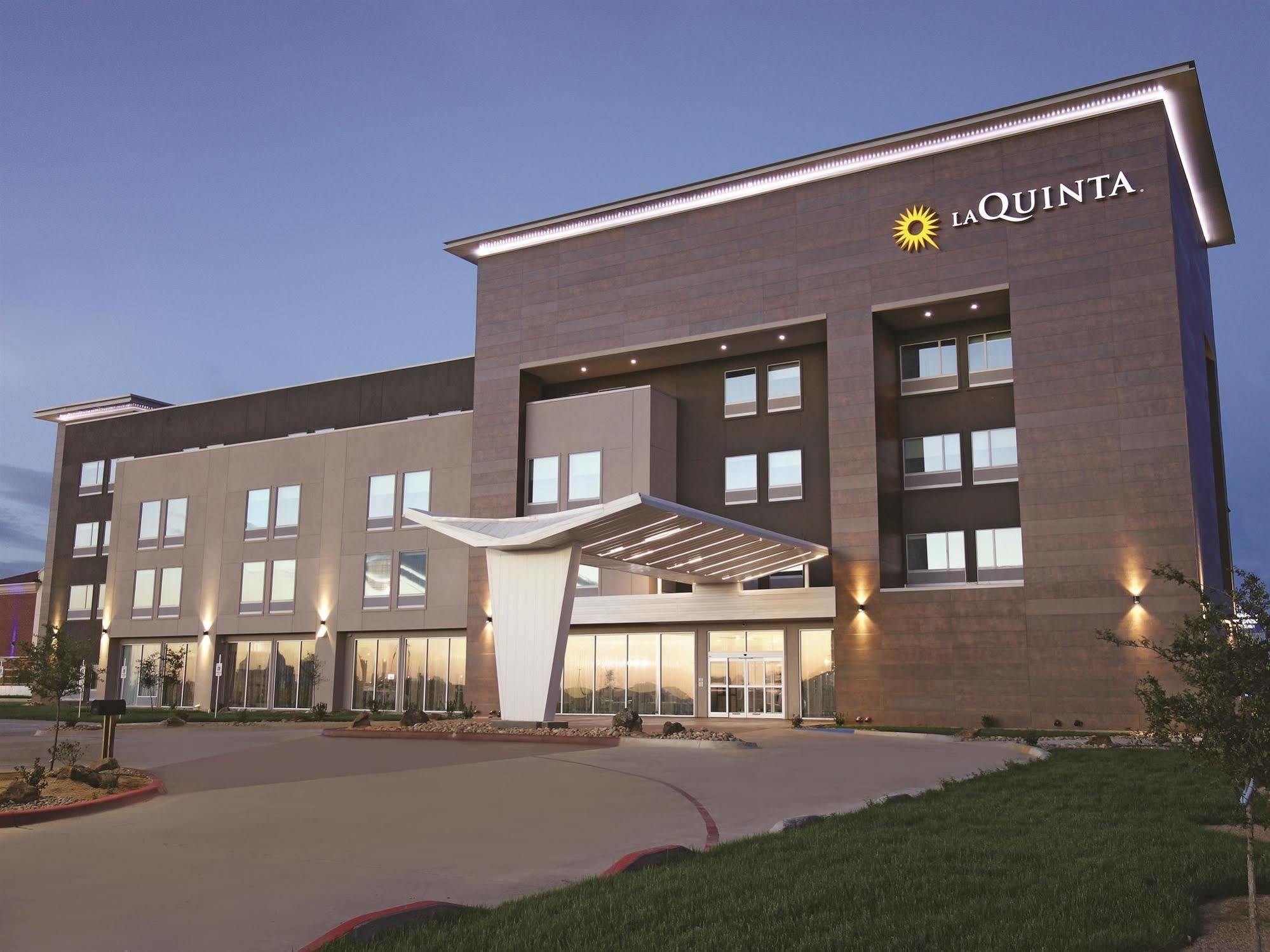 La Quinta By Wyndham Amarillo Airport Hotel Bagian luar foto