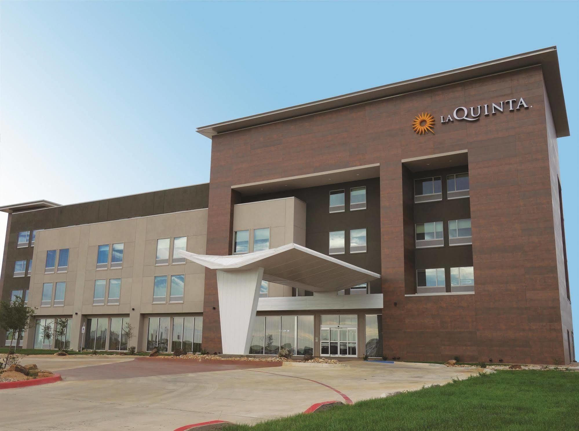 La Quinta By Wyndham Amarillo Airport Hotel Bagian luar foto